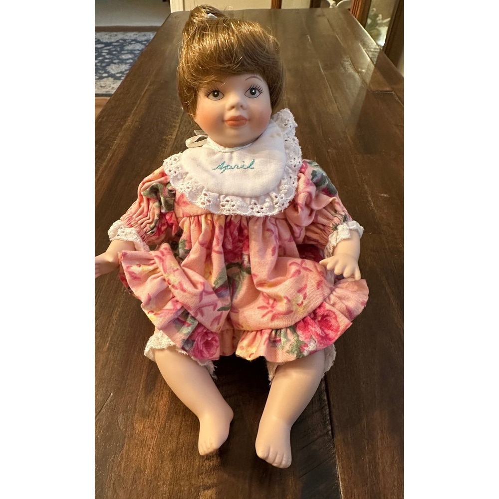 Goebel Carol Anne Dolls April Karen Kennedy Porcelain Limited Edition 463/2000